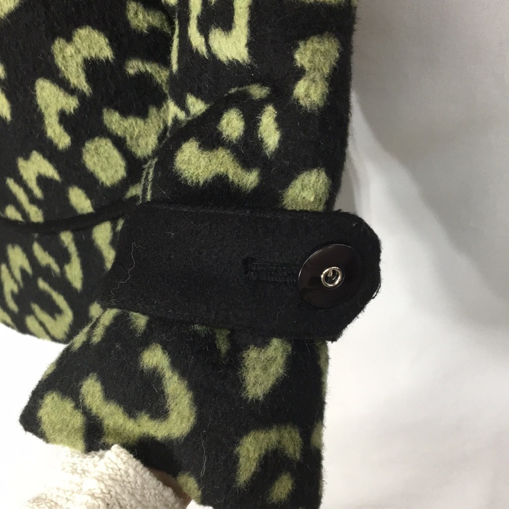 Abbie Mags Women’s Black and Green Cheetah Print Coat Size S Like-NEW - Picture 6 of 7
